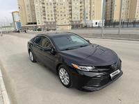 Toyota Camry 2018 года за 8 600 000 тг. в Актау