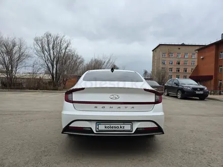 Hyundai Sonata 2022 года за 12 000 000 тг. в Петропавловск – фото 2