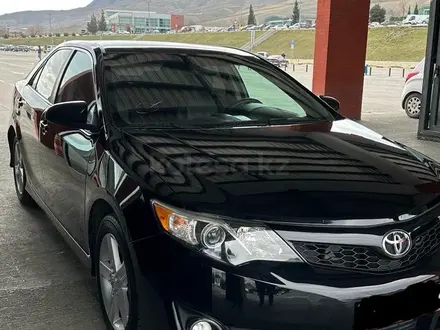 Toyota Camry 2012 года за 7 000 000 тг. в Актобе