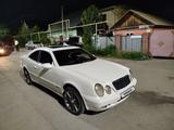 Mercedes-Benz CLK 320 2001 годаfor3 600 000 тг. в Алматы