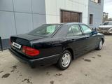 Mercedes-Benz E 200 1996 года за 2 100 000 тг. в Астана – фото 4