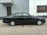 Mercedes-Benz E 200 1996 года за 2 100 000 тг. в Астана – фото 2