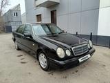 Mercedes-Benz E 200 1996 годаүшін2 490 000 тг. в Астана