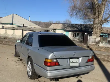 Mercedes-Benz E 280 1993 года за 2 200 000 тг. в Талдыкорган