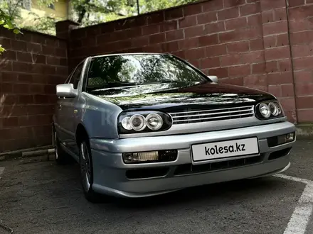 Volkswagen Golf 1992 годаүшін1 800 000 тг. в Алматы