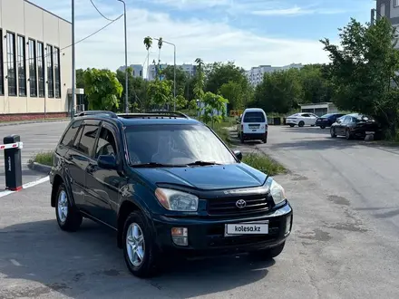 Toyota RAV4 2002 года за 4 800 000 тг. в Алматы – фото 2