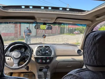 Toyota RAV4 2002 года за 4 800 000 тг. в Алматы – фото 12
