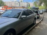 Mercedes-Benz S 320 2001 годаfor4 000 000 тг. в Актобе – фото 3