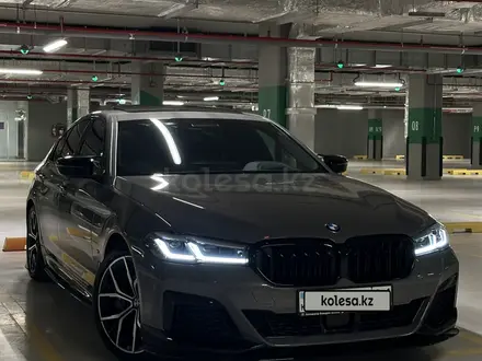BMW 530 2021 года за 28 000 000 тг. в Астана – фото 2