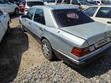 Mercedes-Benz E 230 1994 года за 700 000 тг. в Алматы – фото 2