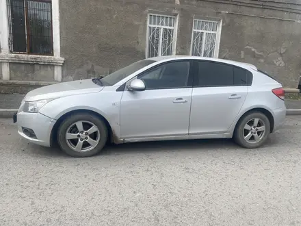 Chevrolet Cruze 2011 года за 2 500 000 тг. в Экибастуз – фото 2