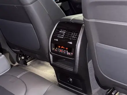 BMW X6 XDrive 40i 2025 года за 60 000 000 тг. в Астана – фото 19