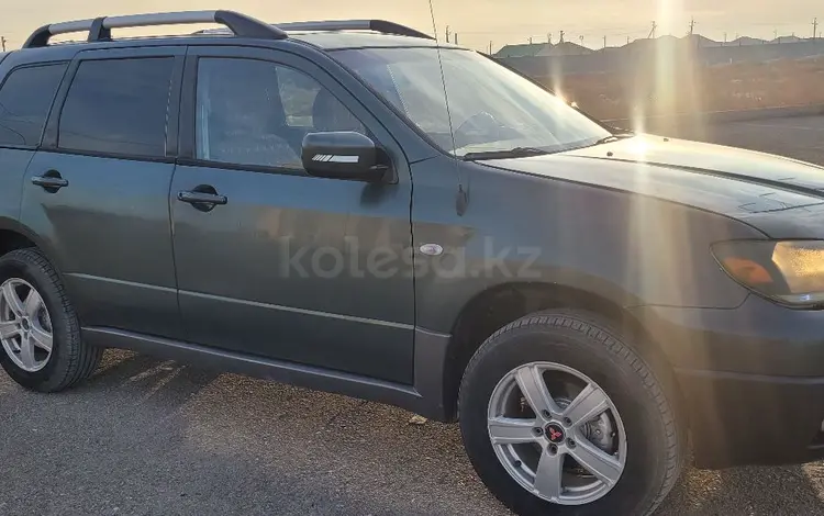 Mitsubishi Outlander 2003 годаүшін3 100 000 тг. в Актау