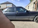 Mercedes-Benz E 200 1994 годаүшін1 100 000 тг. в Актобе