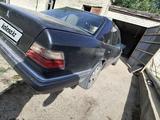 Mercedes-Benz E 200 1994 годаүшін1 100 000 тг. в Актобе – фото 3