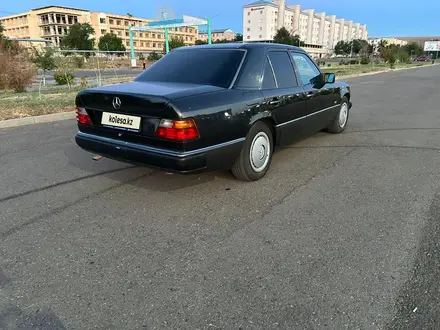 Mercedes-Benz E 200 1991 года за 2 150 000 тг. в Тараз – фото 3