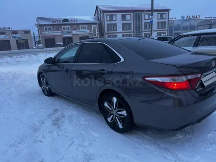 Toyota Camry 2015 года за 7 700 000 тг. в Уральск – фото 4