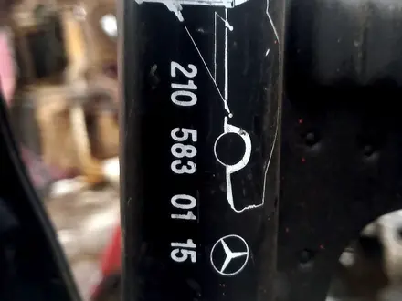 Оригинальные домкрат на Mercedes-Benz W210 за 15 000 тг. в Тараз – фото 3