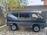 Mitsubishi Delica 1997 годаfor2 500 000 тг. в Алматы – фото 2