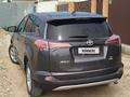 Toyota RAV4 2018 года за 9 299 000 тг. в Кульсары – фото 4