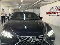 Lexus ES 250 2020 годаfor23 700 000 тг. в Астана