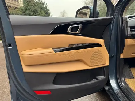 Kia Carnival 2021 года за 20 000 000 тг. в Алматы – фото 17