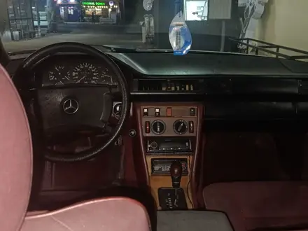 Mercedes-Benz E 230 1989 года за 1 300 000 тг. в Алматы – фото 4