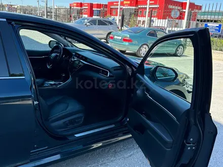 Toyota Camry 2019 года за 16 890 000 тг. в Шымкент – фото 15