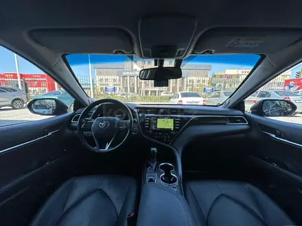 Toyota Camry 2019 года за 16 890 000 тг. в Шымкент – фото 17