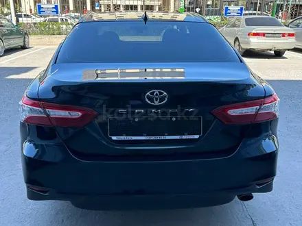 Toyota Camry 2019 года за 16 890 000 тг. в Шымкент – фото 4