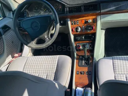 Mercedes-Benz E 280 1993 года за 2 000 000 тг. в Тараз – фото 15