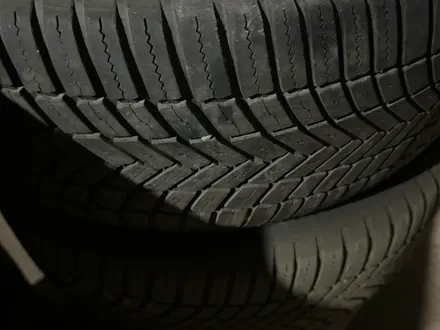 Зимние шины 225/55/16 Bridgestone за 75 000 тг. в Шымкент