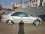 Mercedes-Benz C 180 2001 годаүшін2 400 000 тг. в Атырау