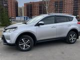 Toyota RAV4 2014 года за 9 300 000 тг. в Петропавловск