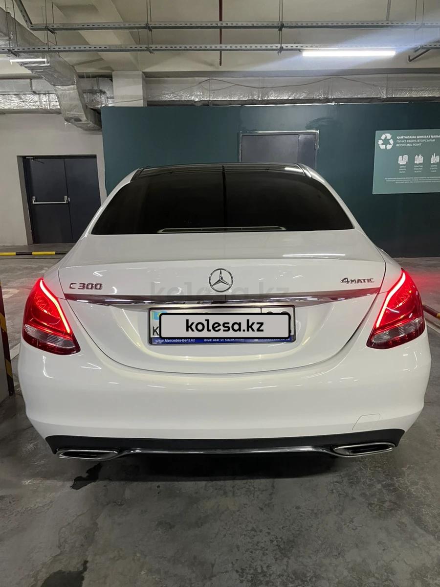 Mercedes-Benz C 300 2017 г.