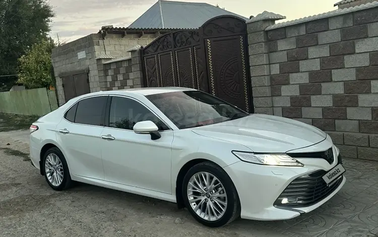 Toyota Camry 2019 года за 14 000 000 тг. в Шымкент