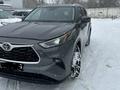 Toyota Highlander 2023 года за 26 800 000 тг. в Уральск – фото 2