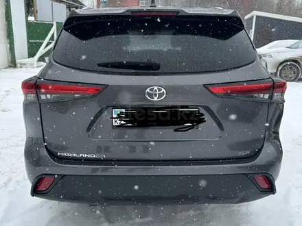Toyota Highlander 2023 года за 26 800 000 тг. в Уральск – фото 4