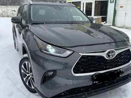 Toyota Highlander 2023 года за 26 800 000 тг. в Уральск