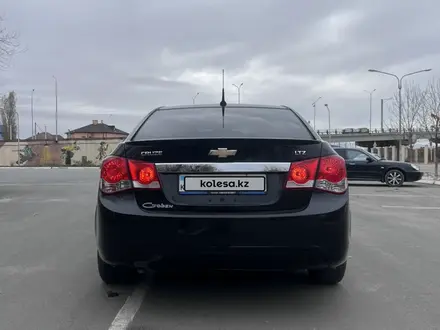 Chevrolet Cruze 2011 года за 3 900 000 тг. в Атырау – фото 3