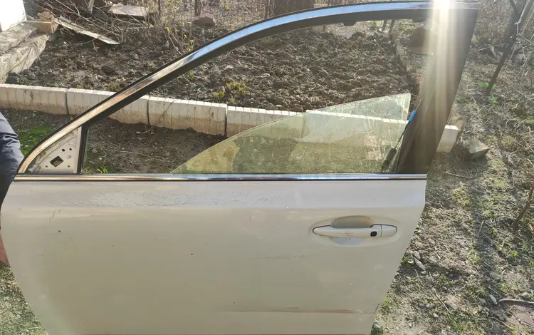 Передняя левая дверь от Subaru Outback за 25 000 тг. в Алматы