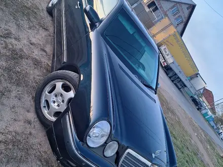 Mercedes-Benz E 240 2001 годаүшін4 300 000 тг. в Павлодар – фото 2