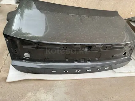 Крышка багажника на Hyundai за 12 000 тг. в Караганда – фото 2