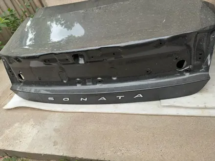 Крышка багажника на Hyundai за 12 000 тг. в Караганда – фото 3