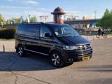 Volkswagen Multivan 2015 годаүшін17 000 000 тг. в Астана – фото 4