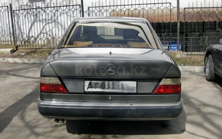 Mercedes-Benz E 260 1990 годаүшін1 900 000 тг. в Алматы