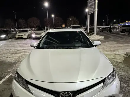 Toyota Camry 2018 года за 16 800 000 тг. в Астана