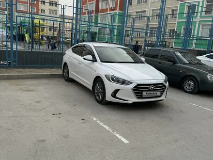 Hyundai Elantra 2018 года за 7 500 000 тг. в Актау – фото 4