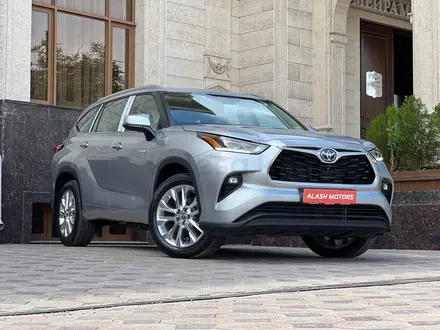 Toyota Highlander 2023 года за 32 890 000 тг. в Шымкент