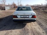 Mercedes-Benz E 260 1992 года за 1 100 000 тг. в Караганда – фото 4